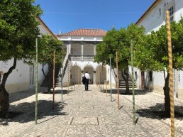 Hall de entrada a la Sala Exposición TTLA-TELA, José Manuel Castanheira.