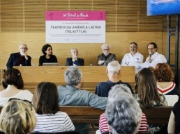 Sala Exposición TTLA-TELA. Expositores: Claudia Suárez Olivares, Carlos Francisco Moura, Juan Ruesga, Óscar Armando García, presentador José Manuel Castanheira.