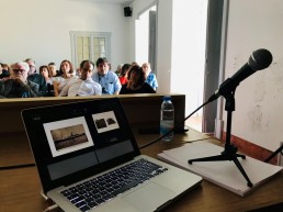 Detalle presentación del libro Teatro a Bordo de Navíos Portugueses de Carlos Francisco Moura.